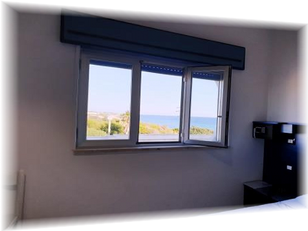 vista mare finestra dalla camera hotel caraibisiaco in puglia vista mare finestra dalla camera hotel caraibisiaco in puglia